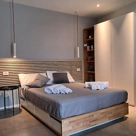 カステルブオーノ Porta San Paolo Houseアパートホテル エクステリア 写真