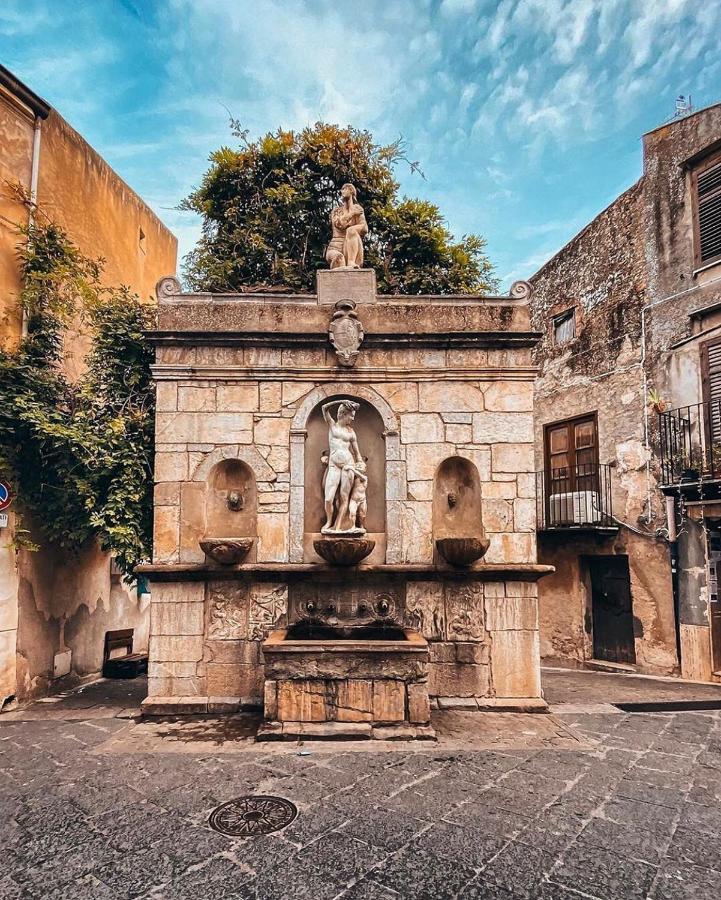 カステルブオーノ Porta San Paolo Houseアパートホテル エクステリア 写真