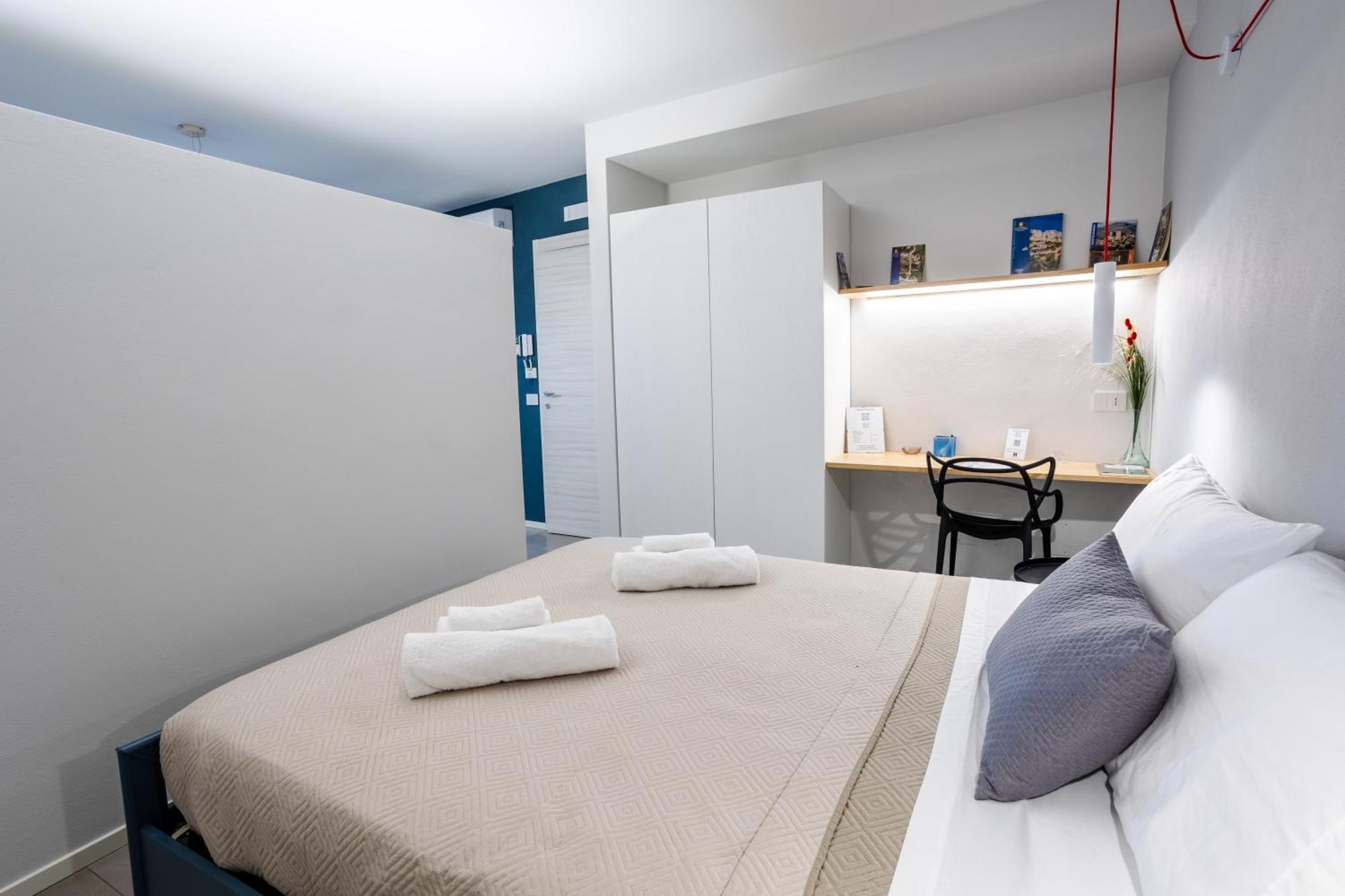 カステルブオーノ Porta San Paolo Houseアパートホテル エクステリア 写真