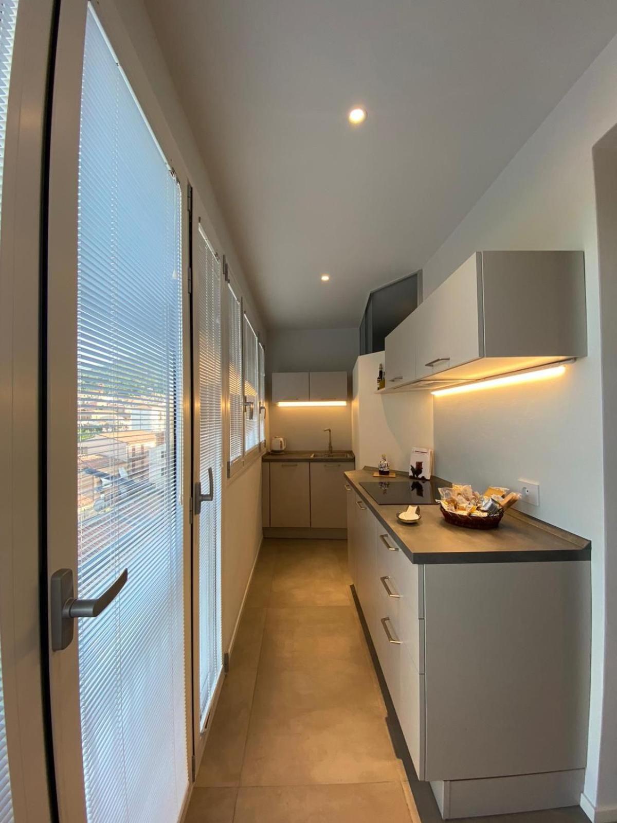 カステルブオーノ Porta San Paolo Houseアパートホテル エクステリア 写真